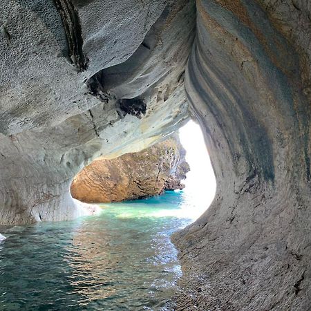 Cabana Cavernas Austral Puerto Sanchez Villa Luaran gambar